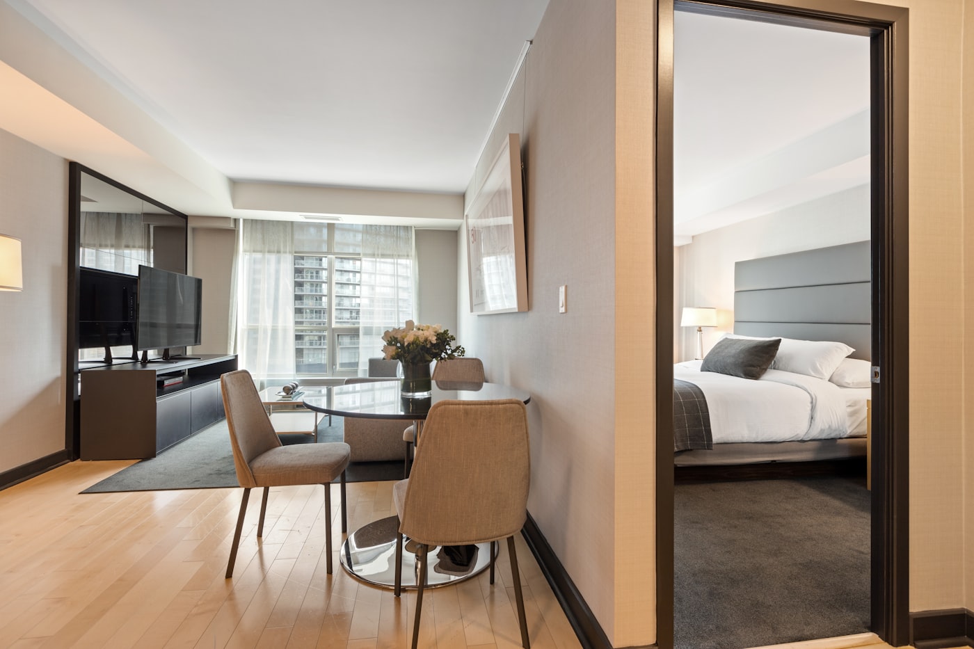 Suite de hotel con vistas al mar